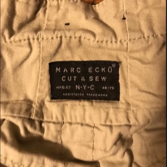 Marc Ecko Cut & Sew Tan Cargo Khaki Shorts Size 40 - Picture 3 of 4